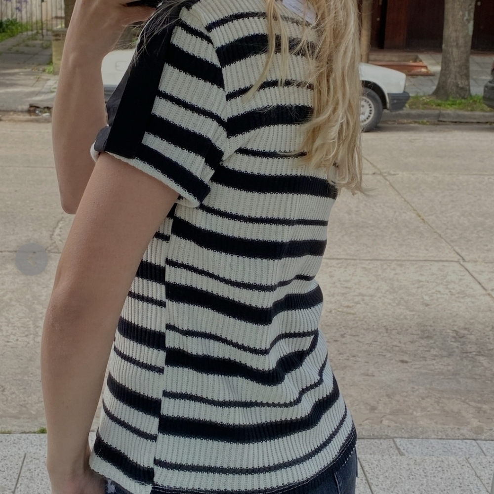 ZARA KNIT BLACK AND WHITE TSHIRT - Picture 2 of 7